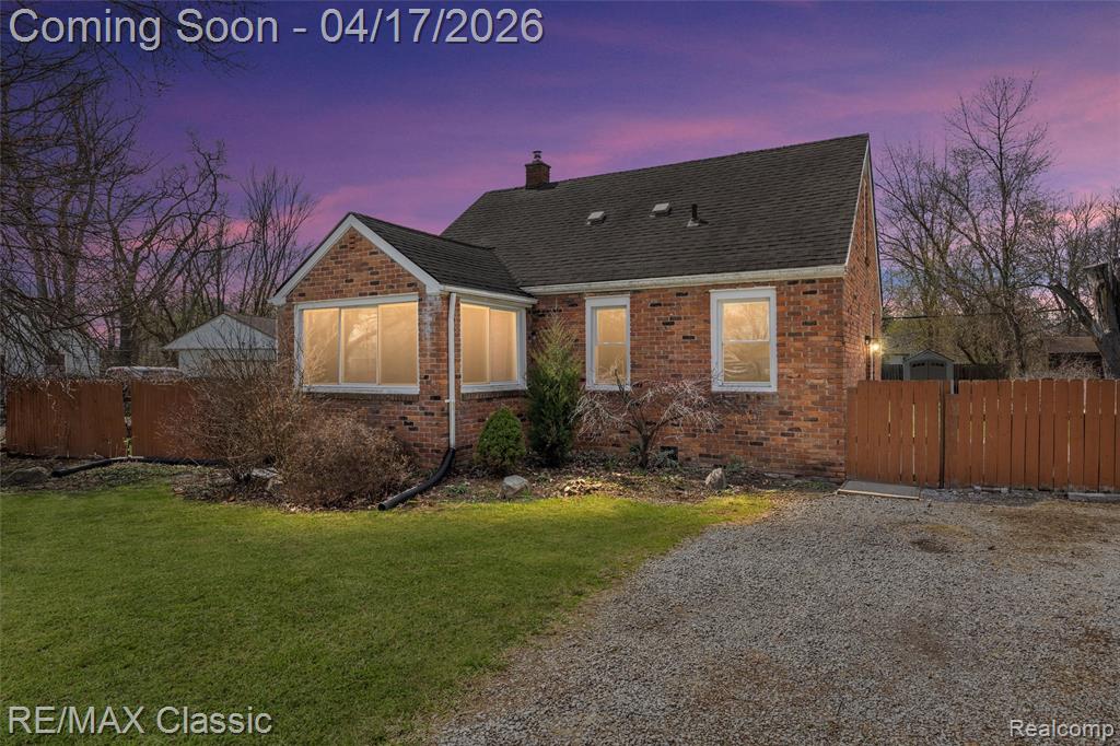 22481 Springbrook Avenue, Farmington, MI 48336 — Photo 4