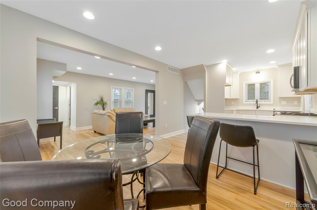 824 Florence Avenue, Royal Oak, MI 48067 — Photo 12