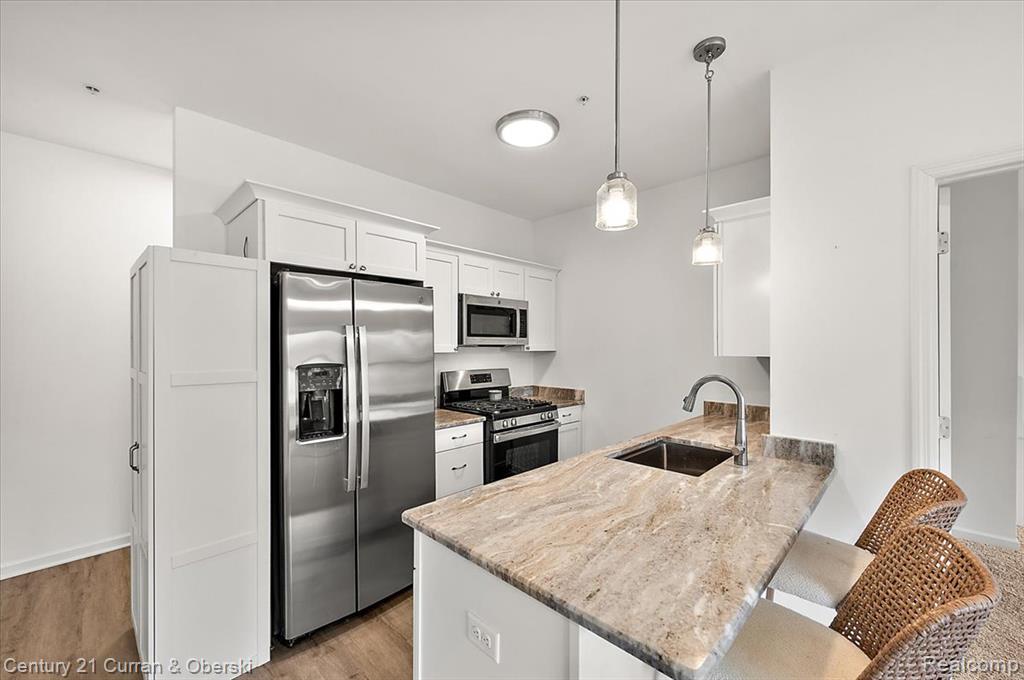 632 Pointe Drive, Walled Lake, MI 48390 — Photo 11