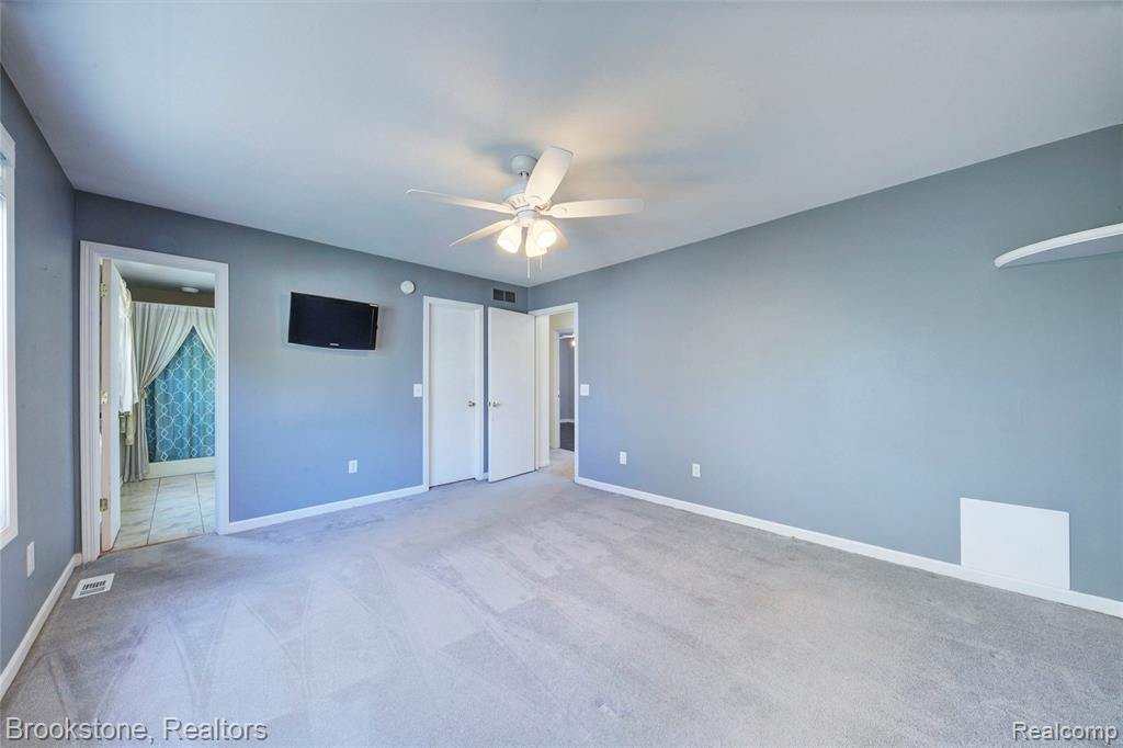 7849 Twins Drive, Waterford, MI 48329 — Photo 25