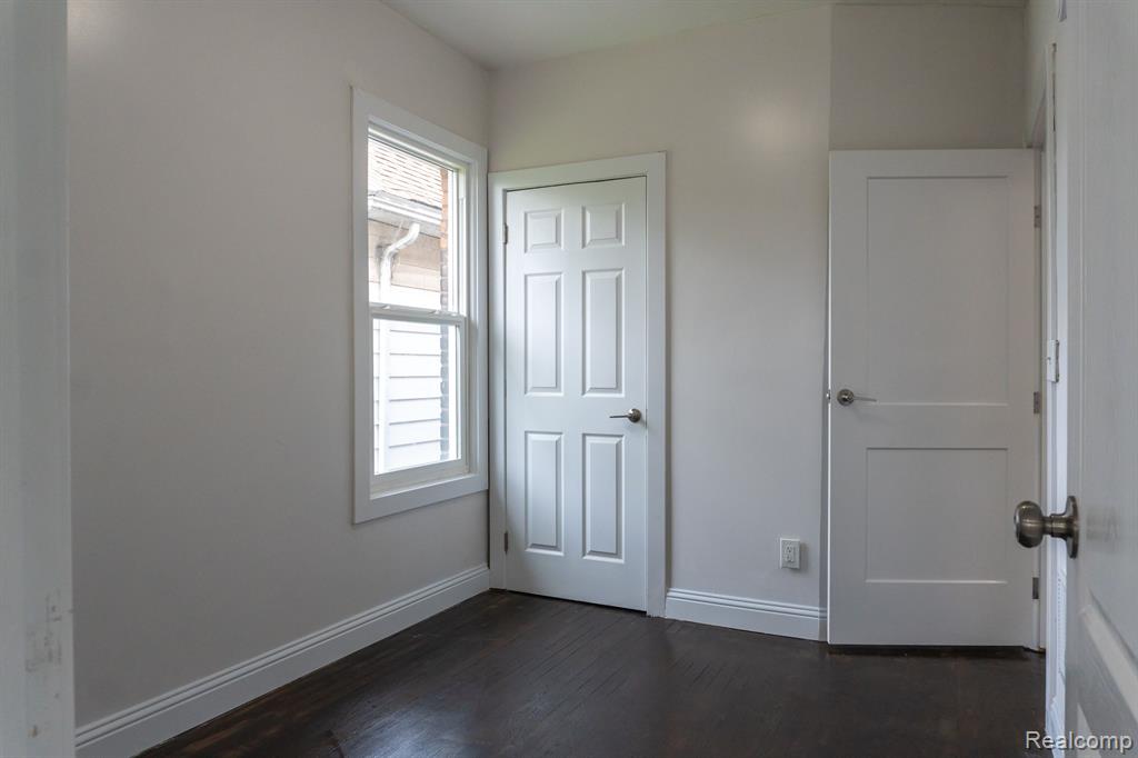 3927 SAINT CLAIR Street, Detroit, MI 48214 — Photo 36