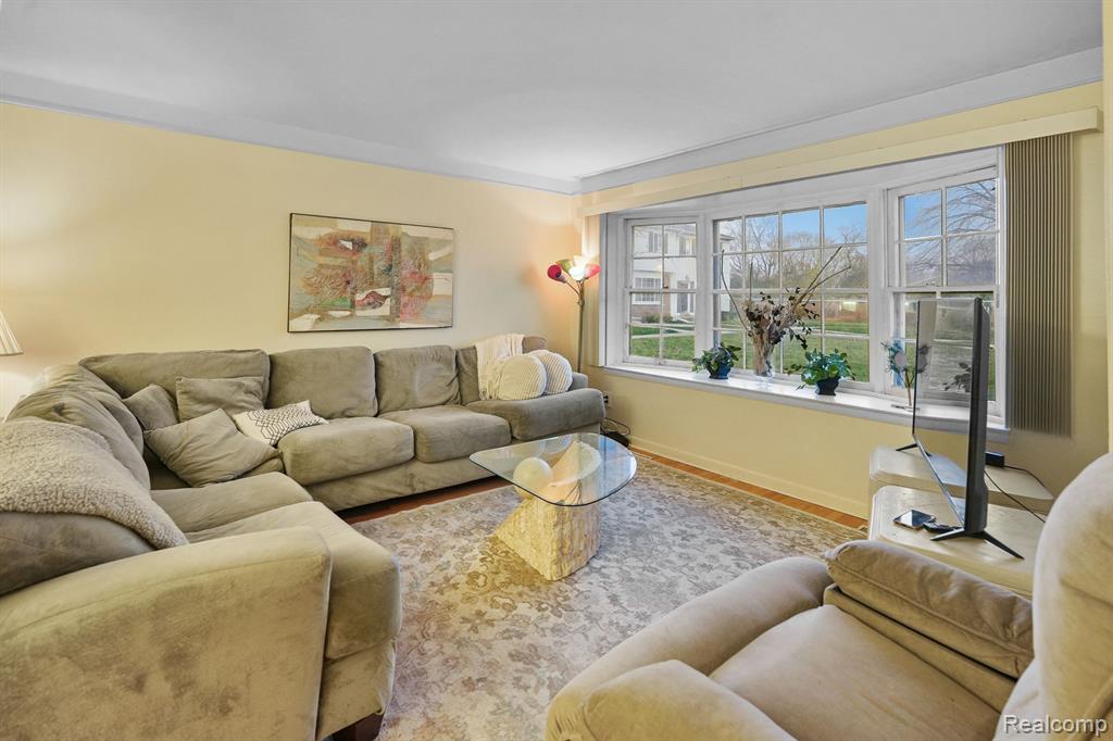 475 FOX HILLS Drive N, Bloomfield Hills, MI 48304 — Photo 3