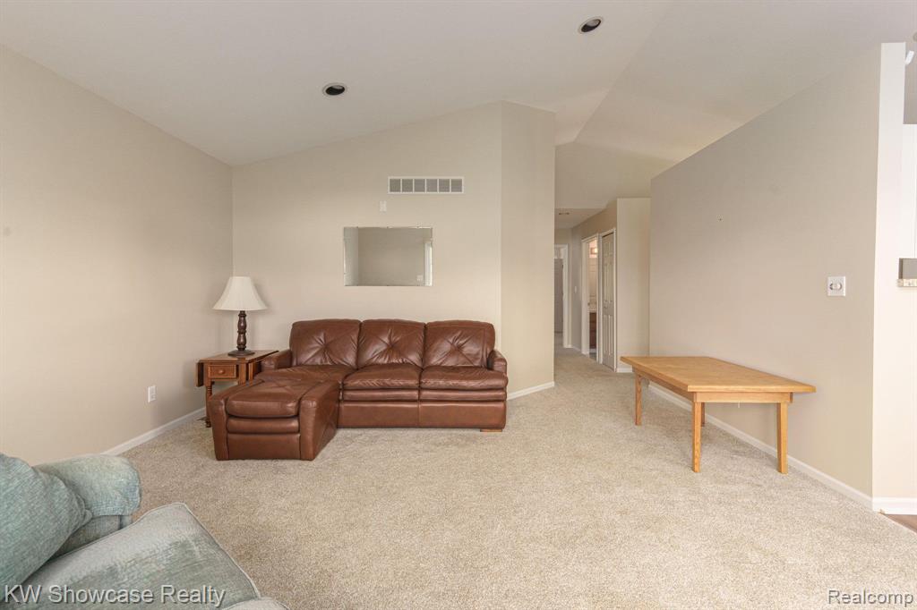 10193 HAWTHORNE RIDGE Road, Goodrich Vlg, MI — Photo 13
