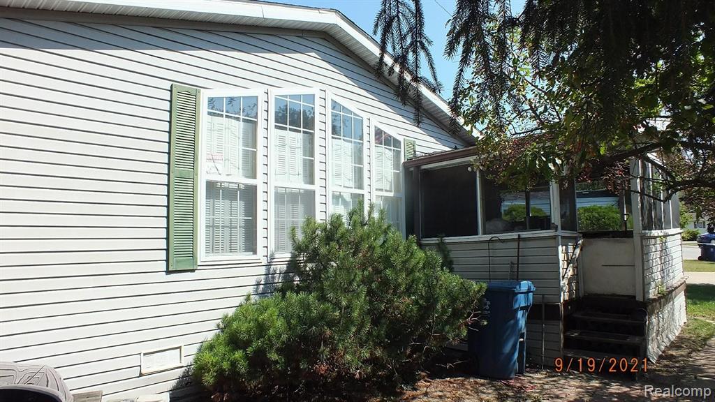54 RIVERVIEW Drive, Erie, MI — Photo 2