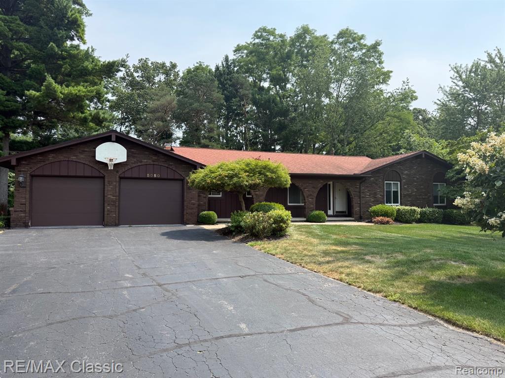 5050 Winewood Lane, Commerce Twp, MI 48382