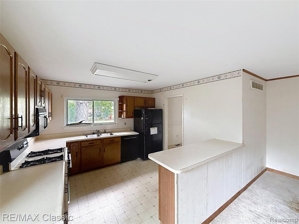 44150 S Umberland Circle, Canton, MI 48187 — Photo 11