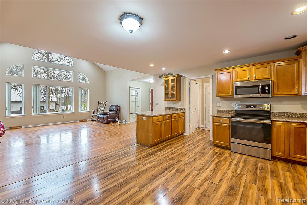3268 Orchard Drive, Pinckney, MI 48169 — Photo 11
