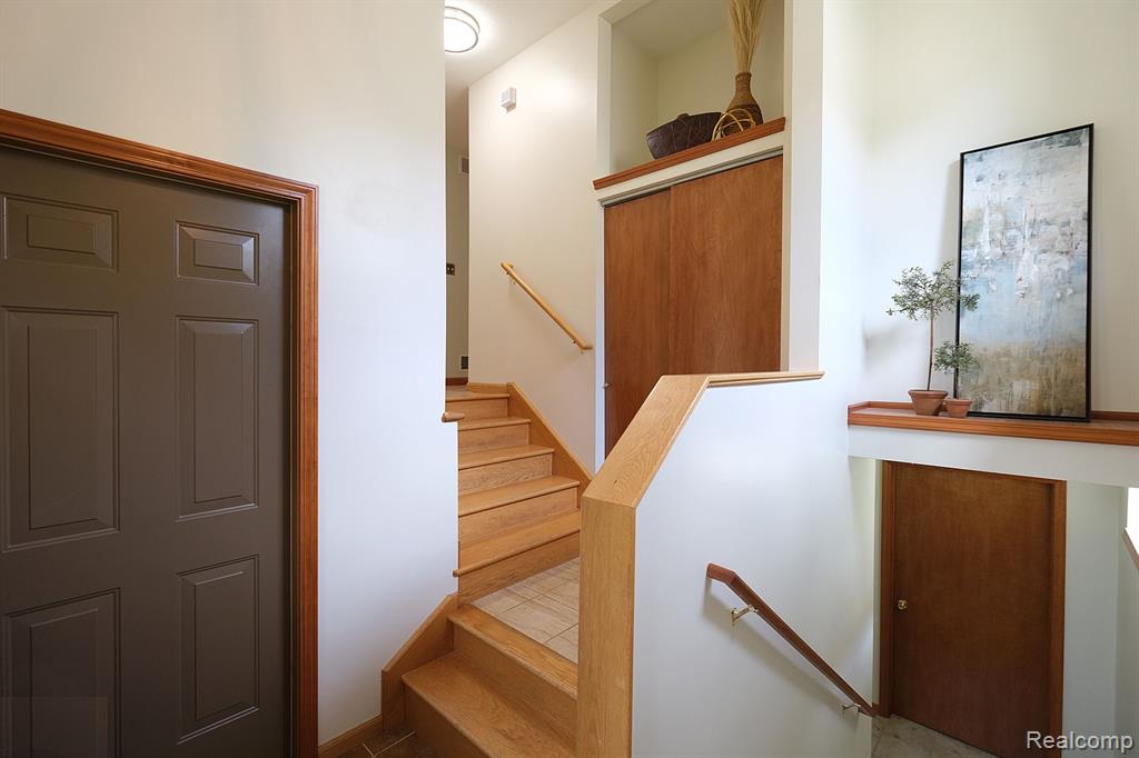2540 SOUTHLAWN Street, Ypsilanti, MI 48197 — Photo 12