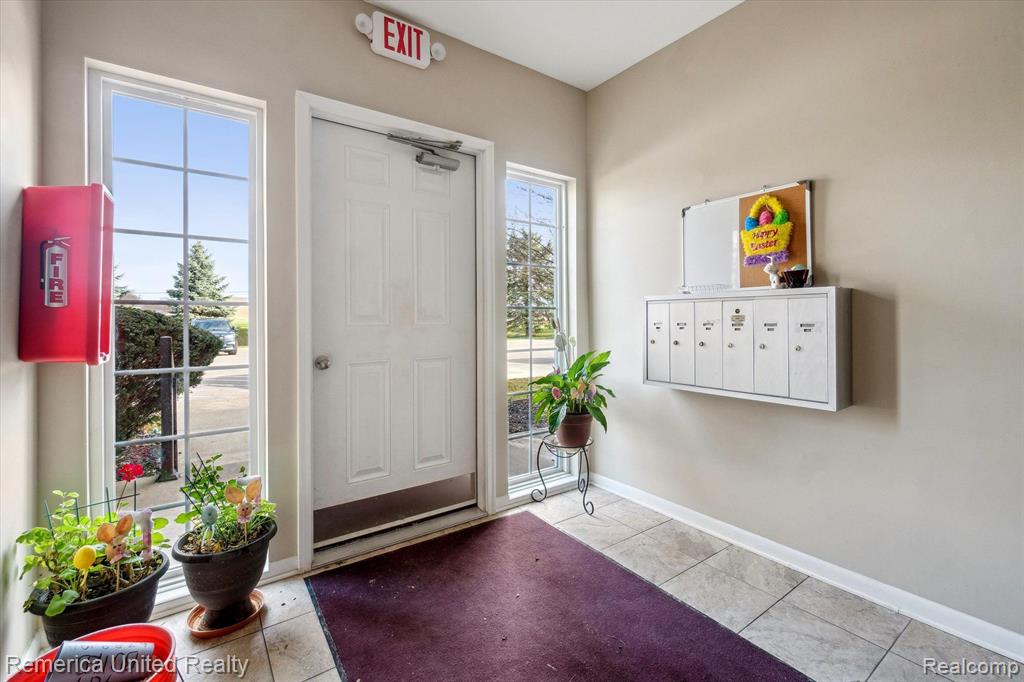507 W HIGHLAND Road, D-9, Howell, MI 48843 — Photo 5