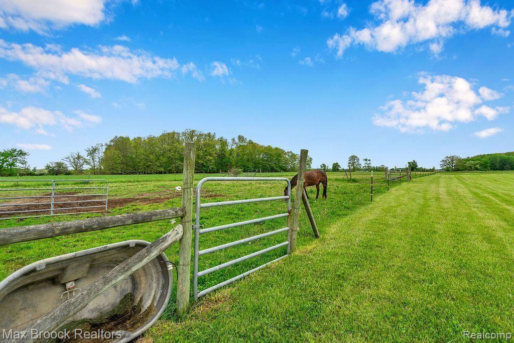 8661 TURNER Road, Imlay City, MI 48444 — Photo 41