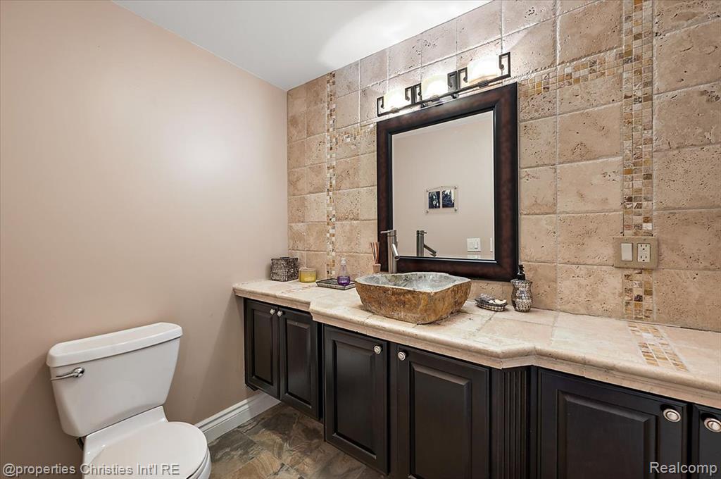 47133 W 9 Mile Road, Novi, MI — Photo 36