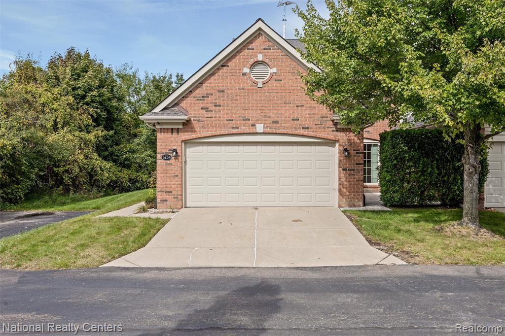 3754 Knightbridge Circle, Sterling Heights, MI 48314
