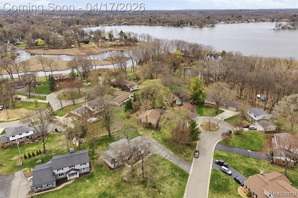 9610 Woody Court, White Lake, MI — Photo 35
