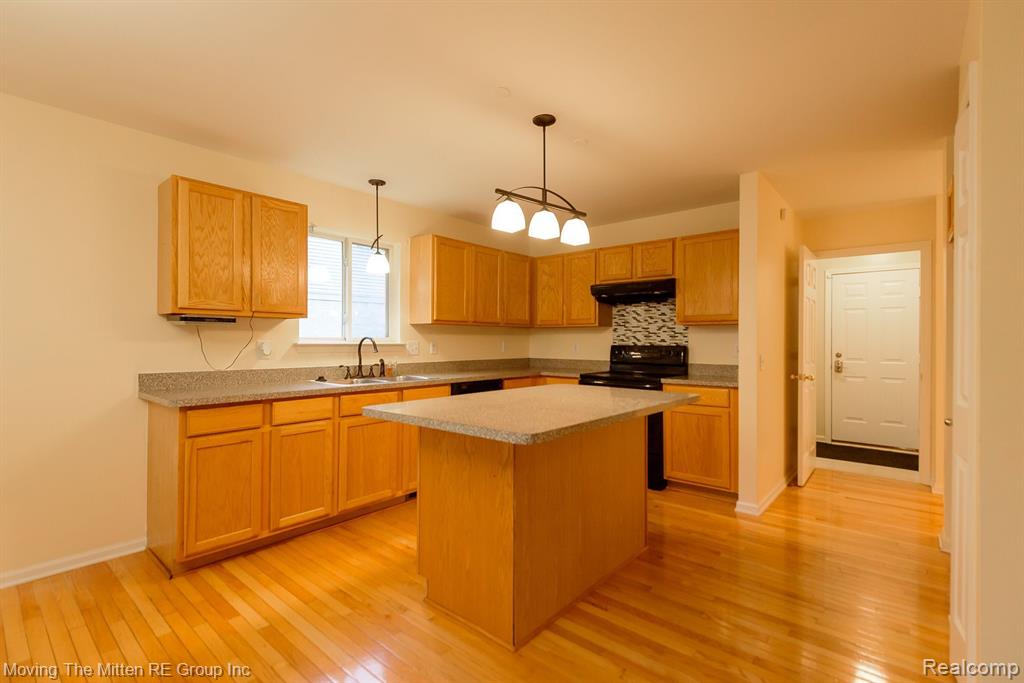9084 W WALDEN Drive, Van Buren, MI 48111 — Photo 11