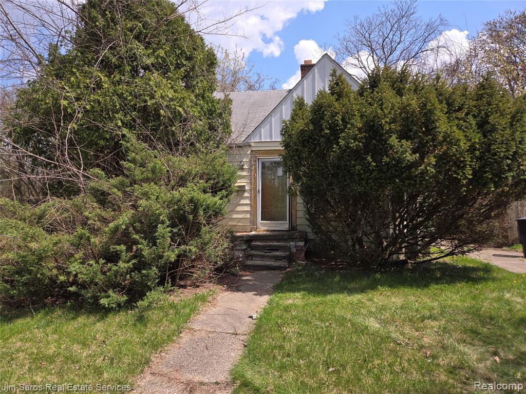9352 Rutland Street, Detroit, MI 48228 — front exterior