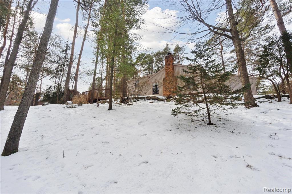 8150 FAWN VALLEY Drive, Clarkston, MI 48348 — Photo 46
