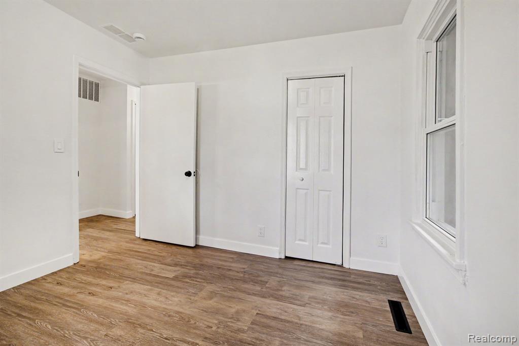 8653 Lanewood Street, Westland, MI — Photo 21