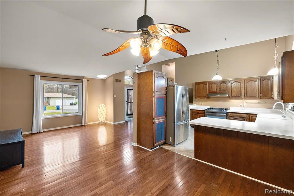 7139 Redmond Street, Waterford, MI 48327 — Photo 19