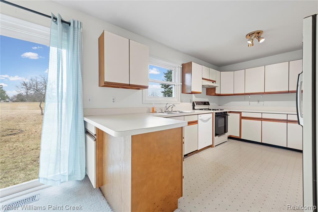 4201 Blue River Drive, St. Clair, MI 48079 — Photo 9