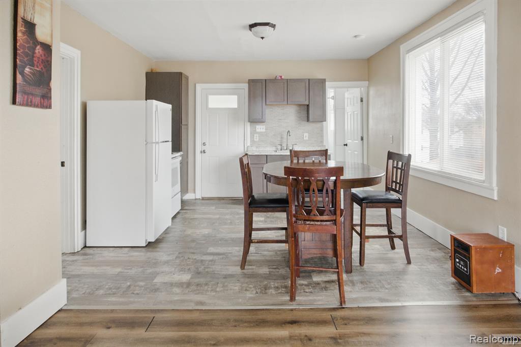 880 WHITE Avenue, Lincoln Park, MI 48146 — Photo 20