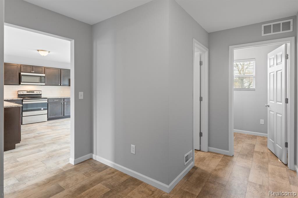 7193 PRIMROSE Lane, Grand Blanc, MI 48439 — Photo 14