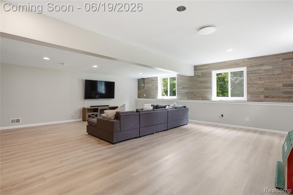 5739 Suntar Valley Drive, Fowlerville, MI 48836 — Photo 15