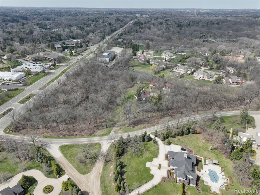 5044 Charing Cross Road, Bloomfield Hills, MI 48304