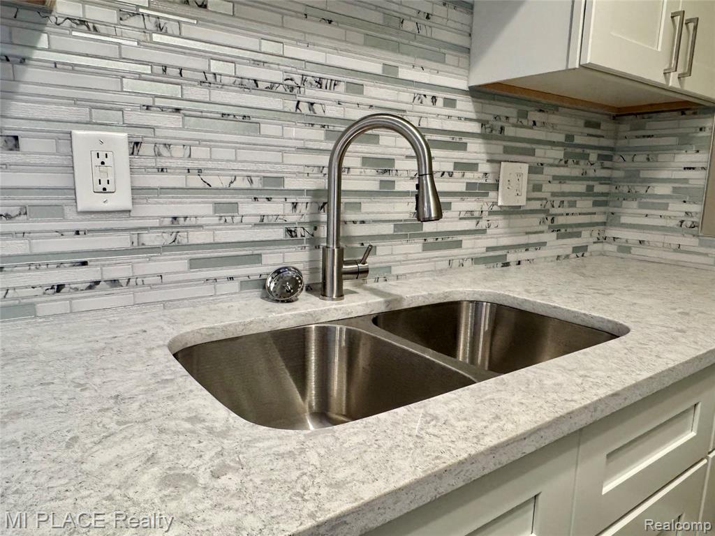 16150 Clarkson Drive, 13, Fraser, MI 48026 — Photo 14