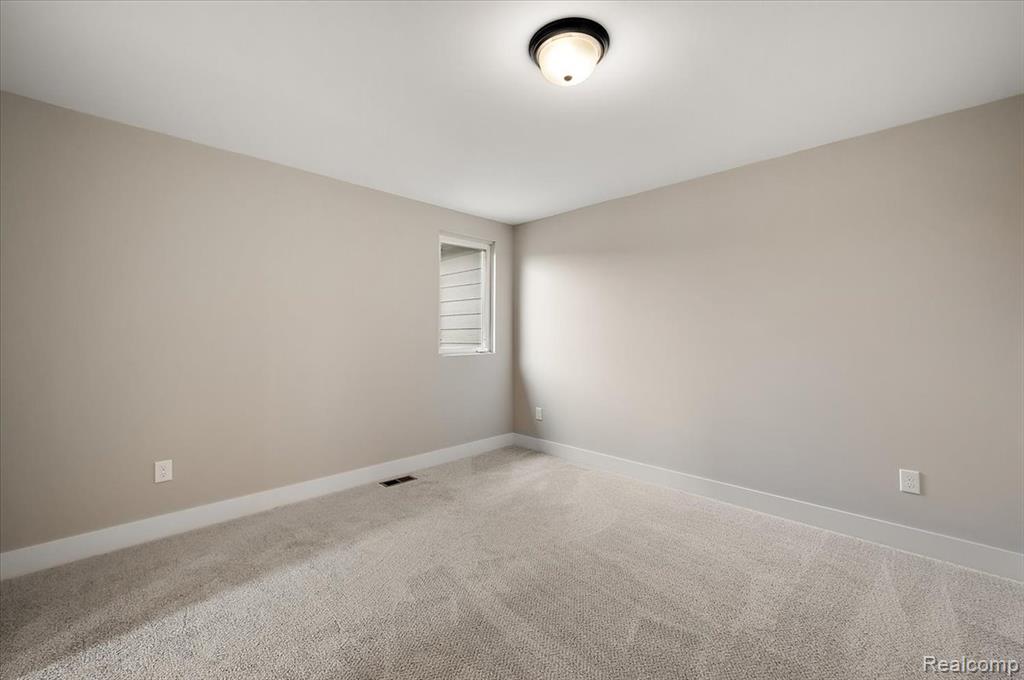 50352 Mistwood Drive, Macomb, MI 48042 — Photo 59