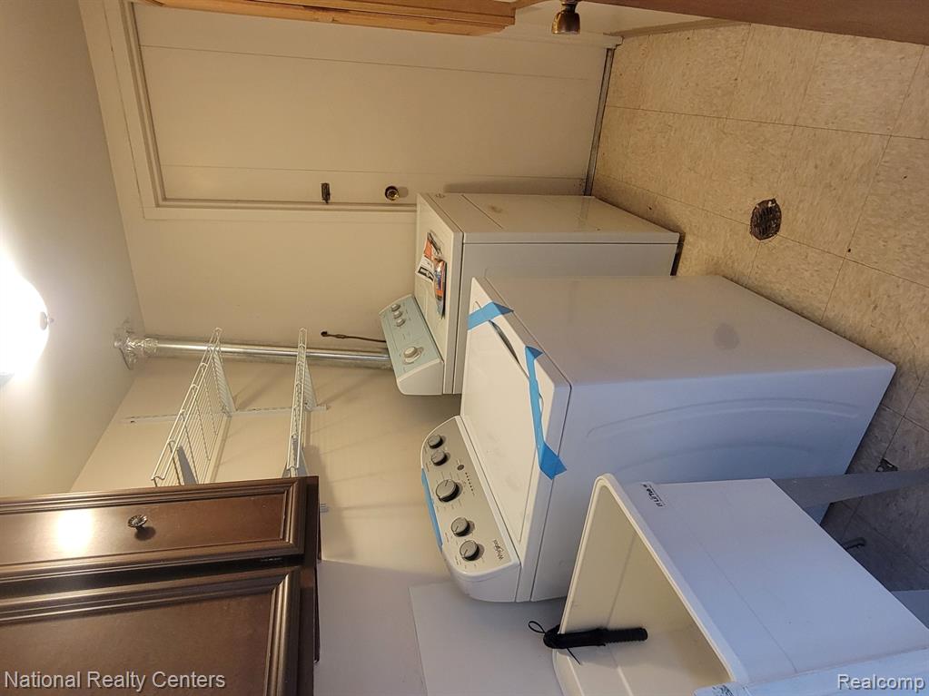 8296 KARAM BLVD, Warren, MI 48093 — Photo 10