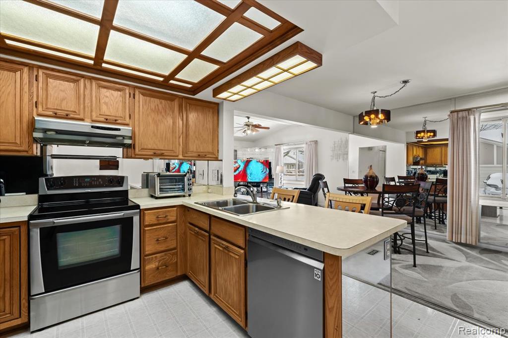 42158 Blossom Lane, Clinton Twp, MI 48038 — Photo 10