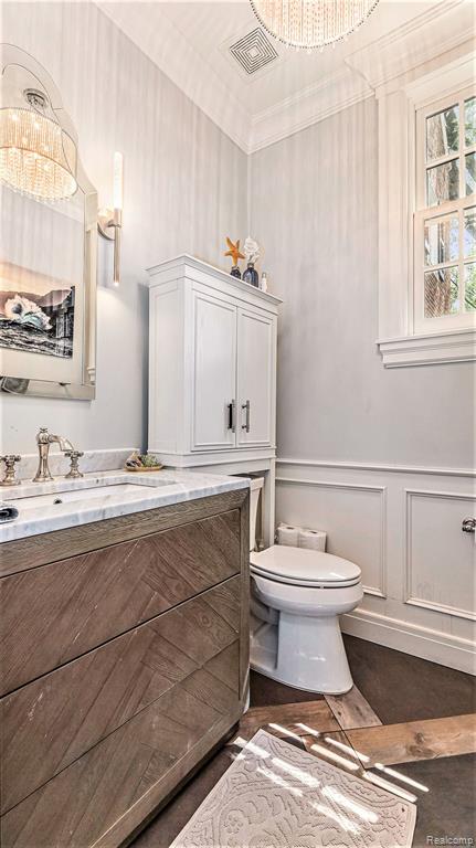 97 TOURAINE Road, Grosse Pointe Farms, MI 48236 — Photo 13