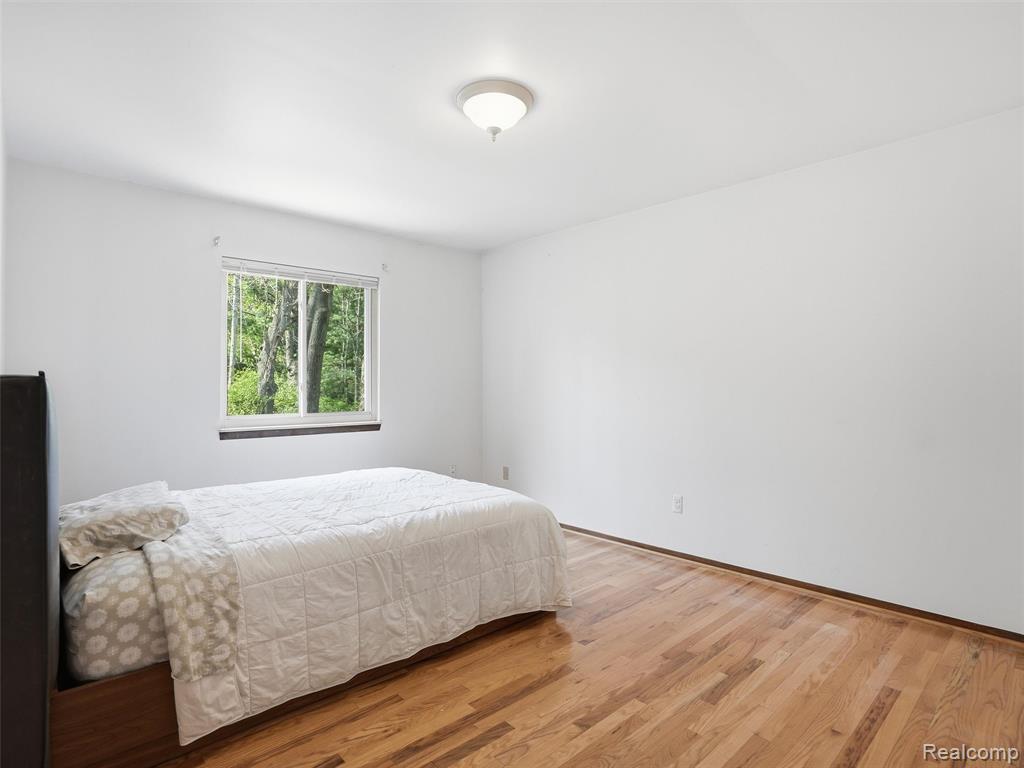 5800 Naneva Court, West Bloomfield, MI — Photo 25