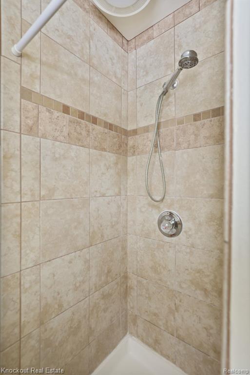 1914 Schust Road, Saginaw, MI 48604 — Photo 23