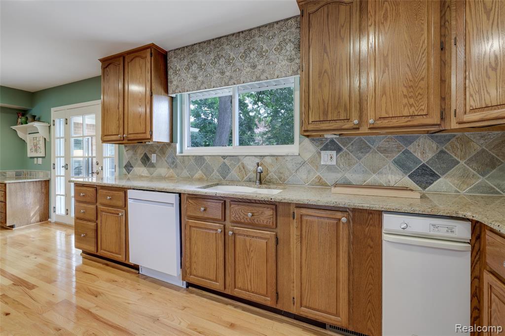 31698 Southview Street, Beverly Hills, MI 48025 — Photo 18