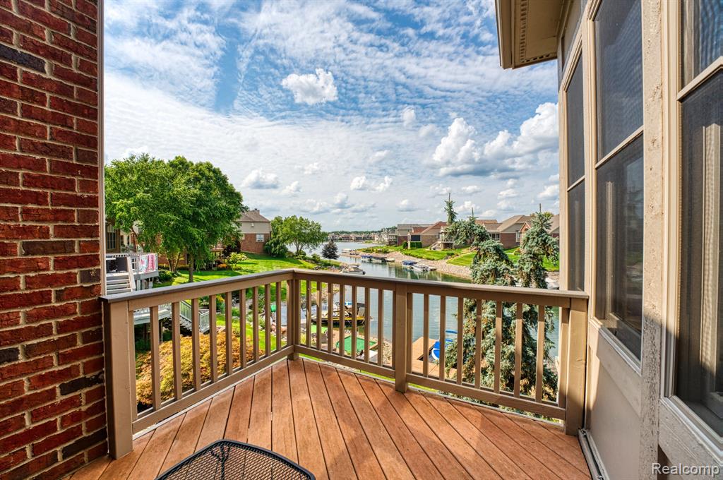 10769 CLIFFVIEW Drive, South Lyon, MI 48178 — Photo 14