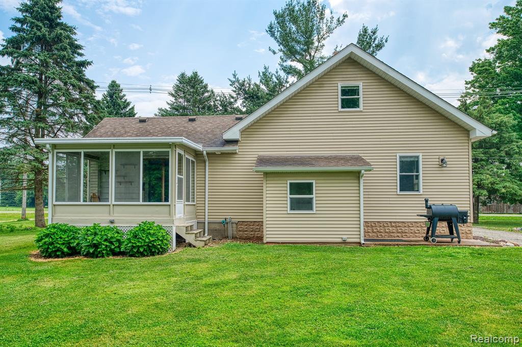 8953 OAK GROVE Road, Howell, MI 48855 — Photo 33