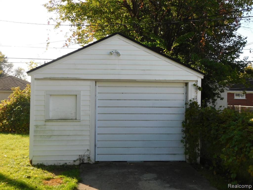 8222 COOLIDGE, Center Line, MI 48015 — Photo 2