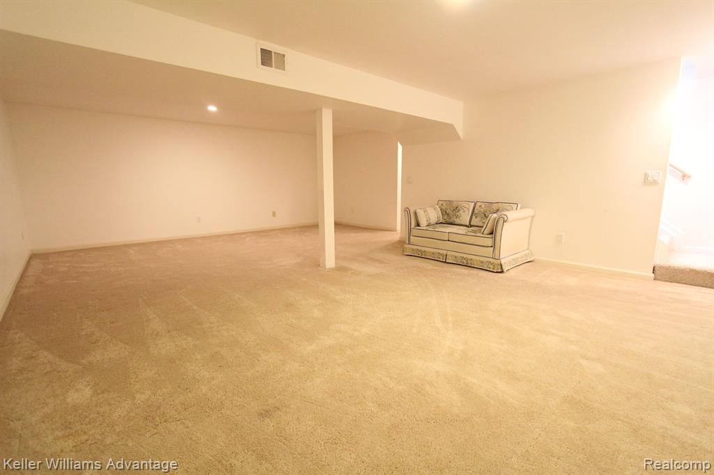 22132 Edgewater, Novi, MI — Photo 16