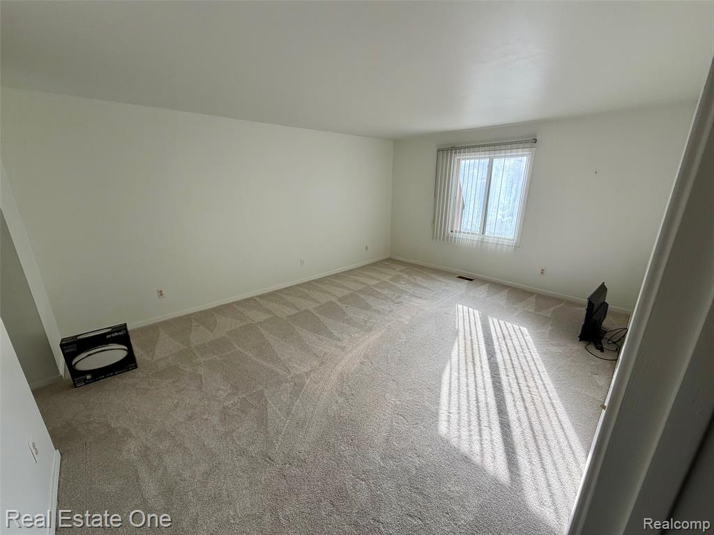 6687 Maple Lakes Drive, West Bloomfield, MI — Photo 6