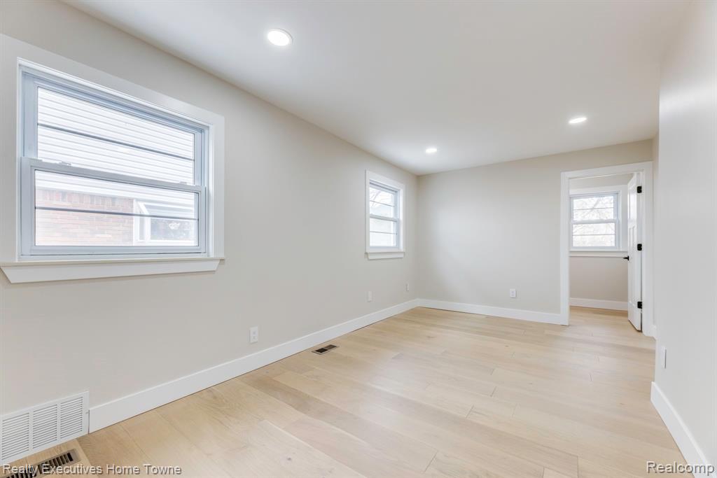 18910 Devonshire Street, Beverly Hills, MI 48025 — Photo 26