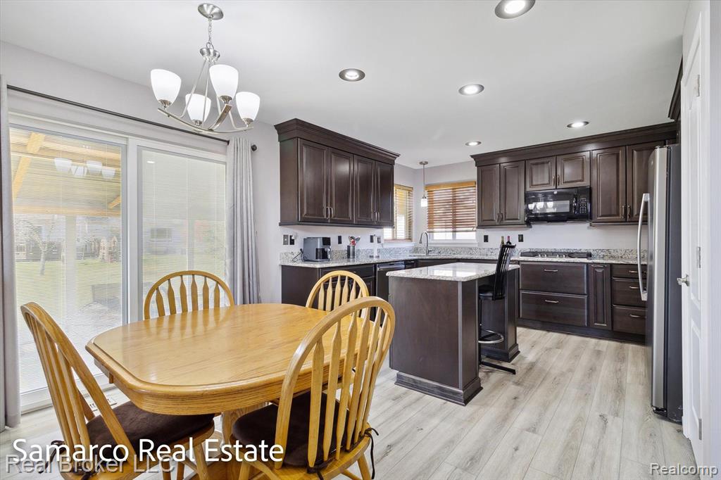 7998 RAYNA, Belleville, MI 48111 — Photo 14