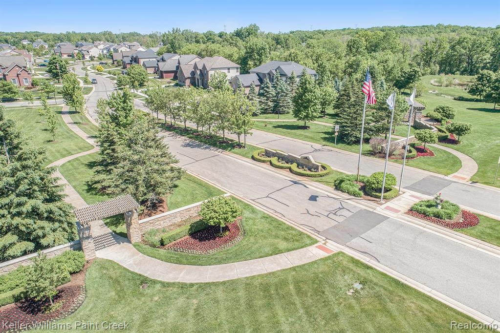 894 Wynstone Circle N, Oakland, MI — Photo 62