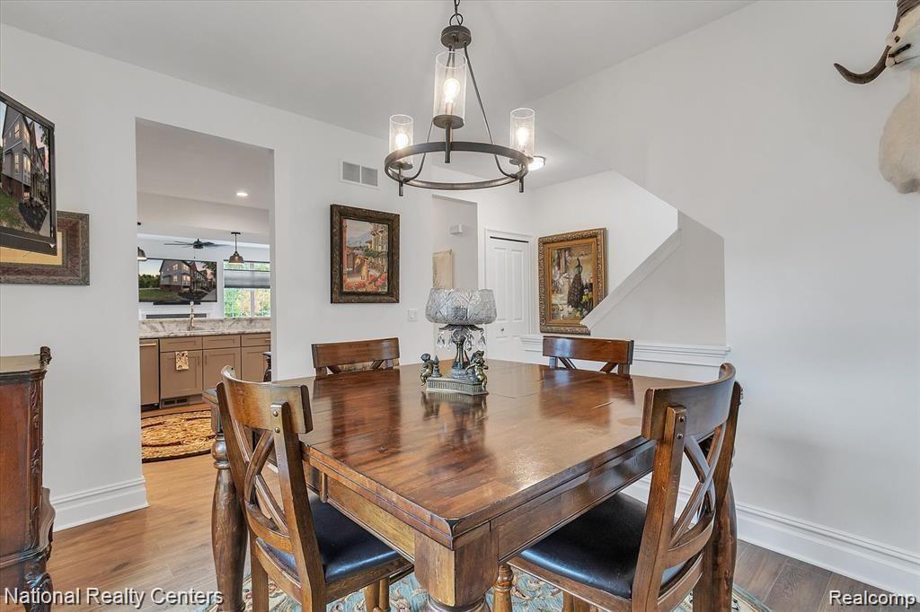 581 VILLAGE Lane, Milford, MI 48381 — Photo 14
