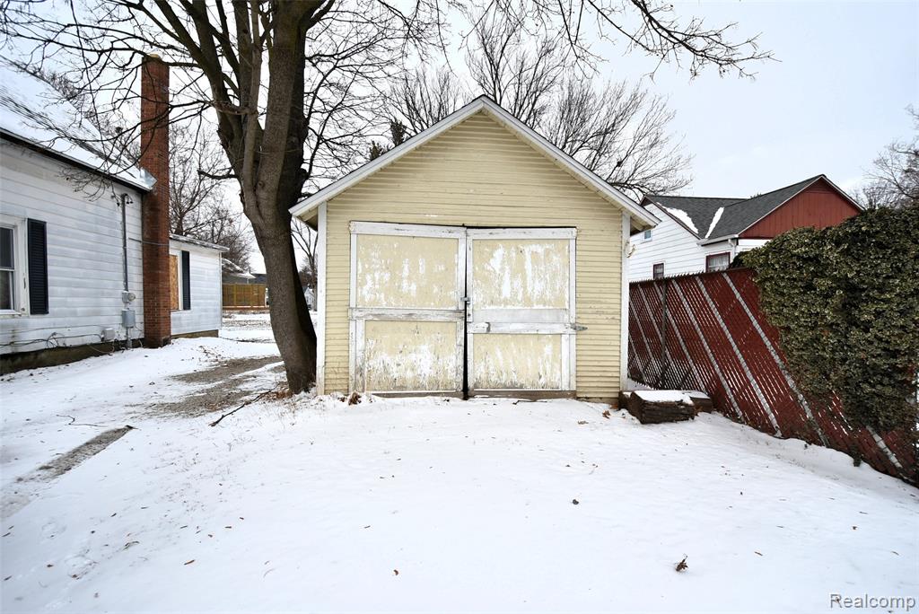 403 E King Street E, Owosso, MI 48867 — Photo 7