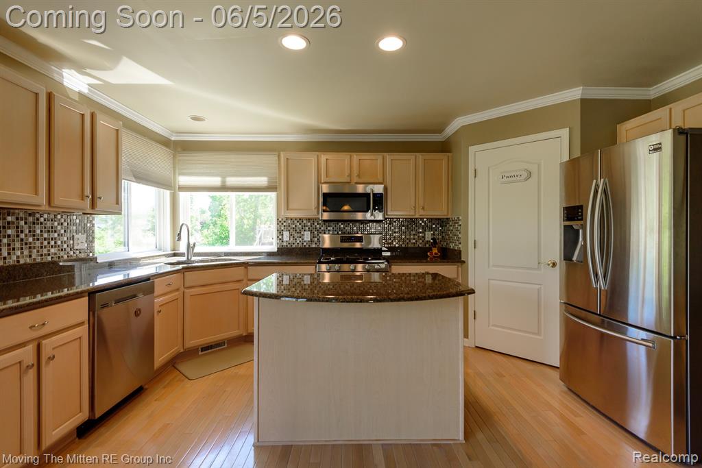 42996 Pond Bluff Drive, Van Buren, MI 48111 — Photo 9