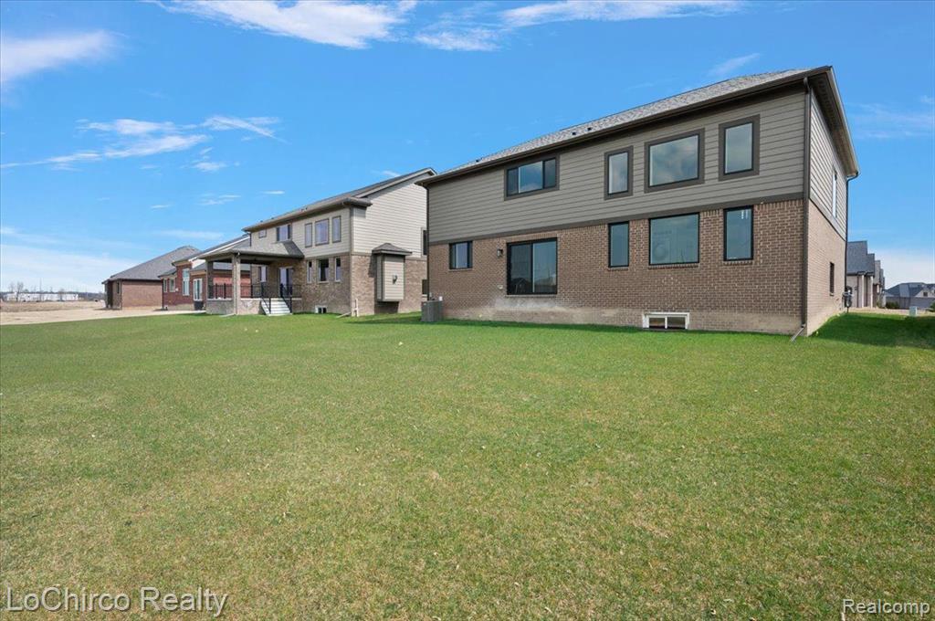 49355 LANGFORD Drive, Macomb, MI 48044 — Photo 38
