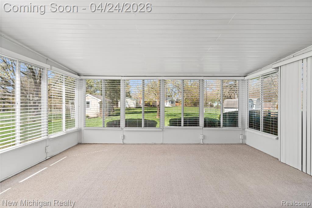 4452 Saint Martins Drive, Flint, MI 48507 — Photo 13