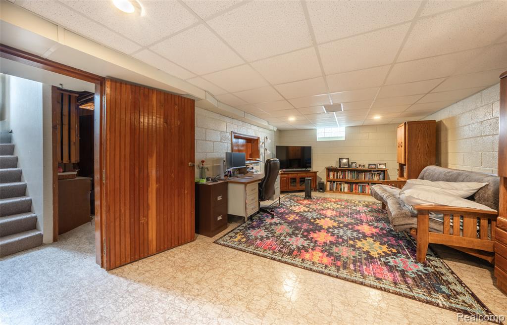 15560 CHARLES R AVE, Eastpointe, MI 48021 — Photo 21