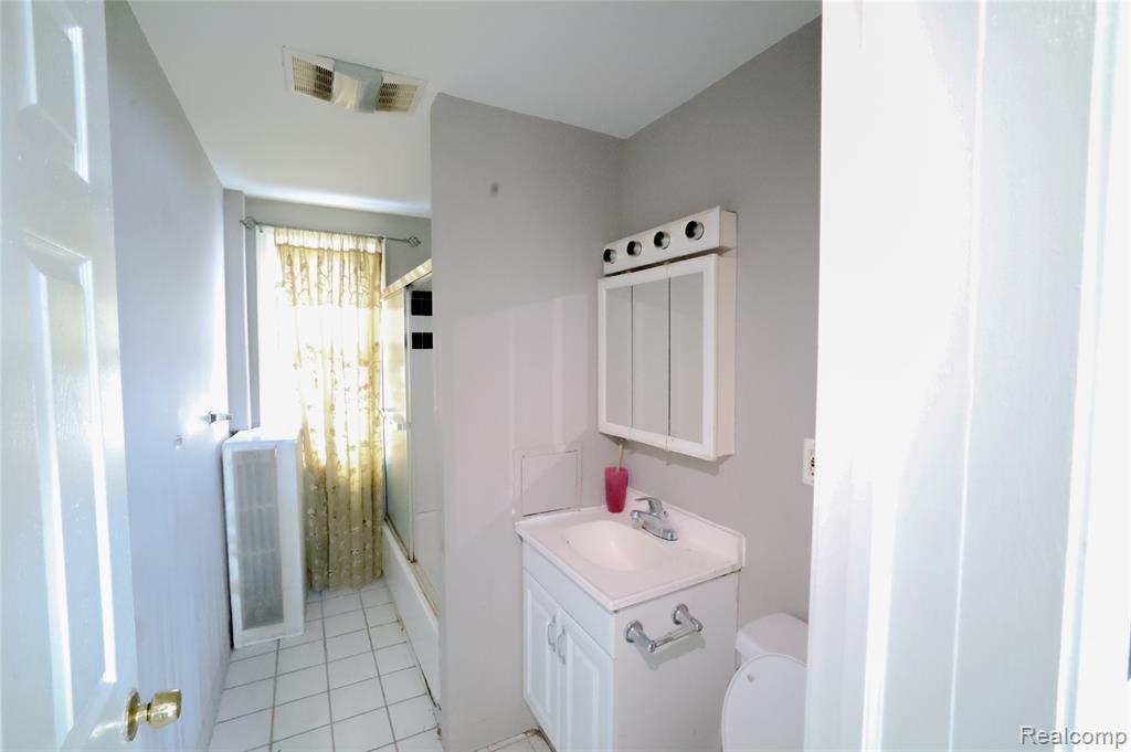 9507 Conant Street, Hamtramck, MI 48212 — Photo 32